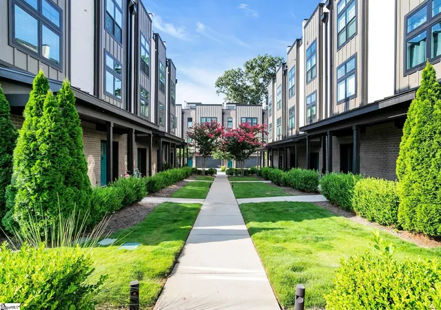 Photo 4 of Townhouse for sale at 121 W Stone Ave #UNIT 6, Greenville, SC 29609 | MLS# 1603394 | Listing updated on 2026-09-11