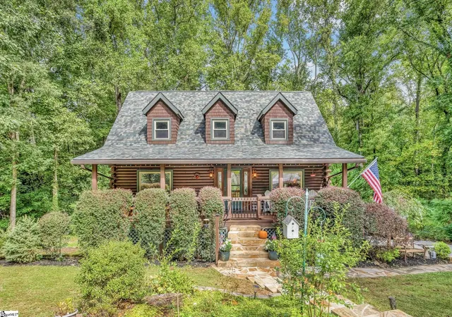Photo 1 of Single family home for sale at 210 Bromsgrove Dr, Greenville, SC 29609 | MLS# 1605895 | Listing updated on 2026-10-22