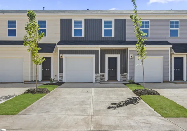 Townhouse for sale at 323 Abingdon Way, Greer, SC 29651 | MLS# 1604288