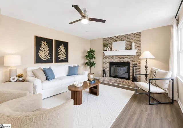 Photo 2 of Sale Pending at 722 Pope Fld Rd, Easley, SC 29642 | MLS# 1602774 | Listing updated on 2026-09-11