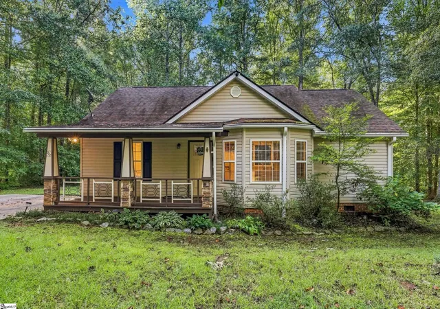 Photo 1 of Sale Pending at 307 Haywood Acres Dr, Easley, SC 29640 | MLS# 1604882 | Listing updated on 2026-09-30