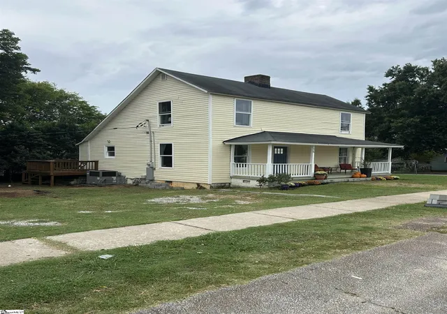 Photo 2 of Single family home for sale at 16 2nd Avenue, Greenville, SC 29609 | MLS# 1604923 | Listing updated on 2026-10-08