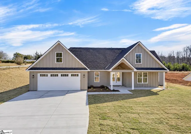 Photo 1 of Single family home for sale at 198 Valley Rd, Travelers Rest, SC 29690 | MLS# 1581159 | Listing updated on 2026-09-17