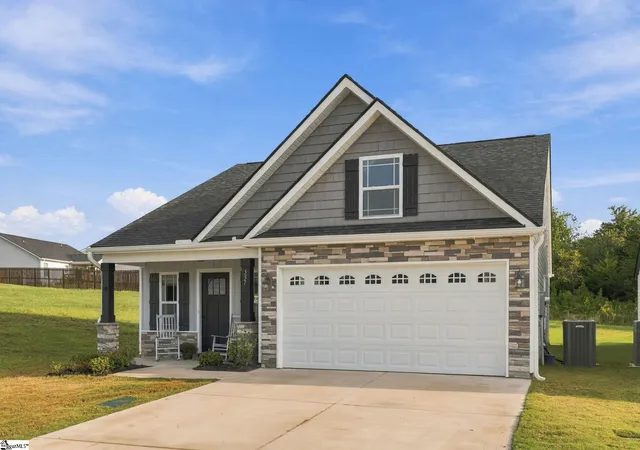 Photo 2 of Single family home for sale at 337 Dogwood Trl, Campobello, SC 29322 | MLS# 1604782 | Listing updated on 2026-10-20