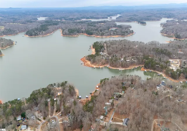 Photo 2 of Single family home for sale at 370 N Port Bass Dr, Fair Play, SC 29643 | MLS# 1589382 | Listing updated on 2026-09-10
