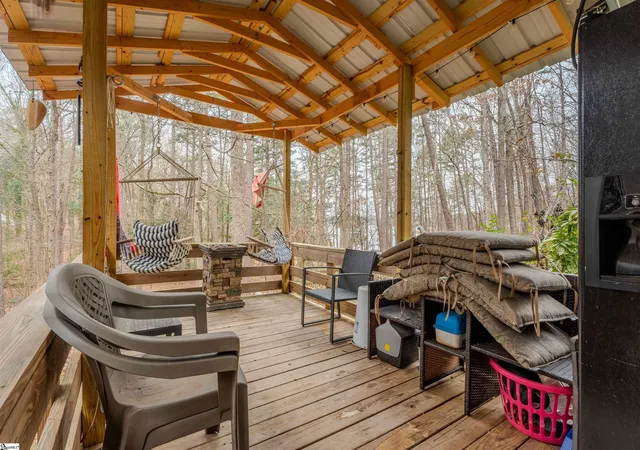 Photo 3 of Single family home for sale at 370 N Port Bass Dr, Fair Play, SC 29643 | MLS# 1589382 | Listing updated on 2026-10-13