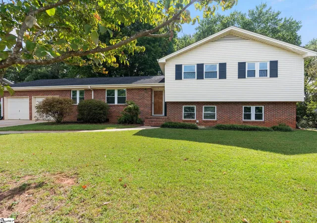 Photo 1 of Single family home for sale at 7 Dublin Ct, Greenville, SC 29615 | MLS# 1606081 | Listing updated on 2026-10-13