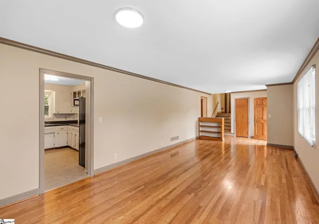 Photo 3 of Single family home for sale at 7 Dublin Ct, Greenville, SC 29615 | MLS# 1606081 | Listing updated on 2026-10-13