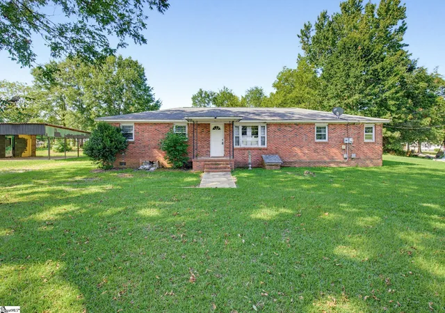Photo 1 of Single family home for sale at 520 Standing Springs Rd, Greenville, SC 29605 | MLS# 1603797 | Listing updated on 2026-09-16