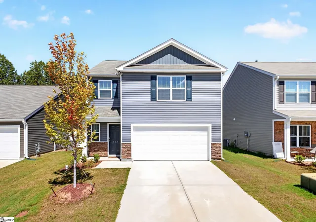 Single family home for sale at 221 Maple Leaf Dr, Easley, SC 29640 | MLS# 1603763