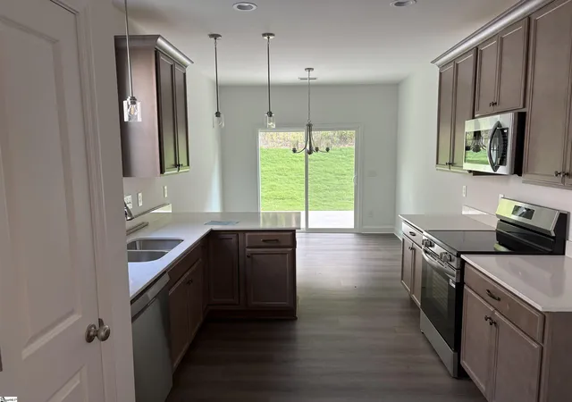 Photo 3 of Single family home for sale at 10 Deer Wy, Greenville, SC 29617 | MLS# 1585747 | Listing updated on 2026-09-01