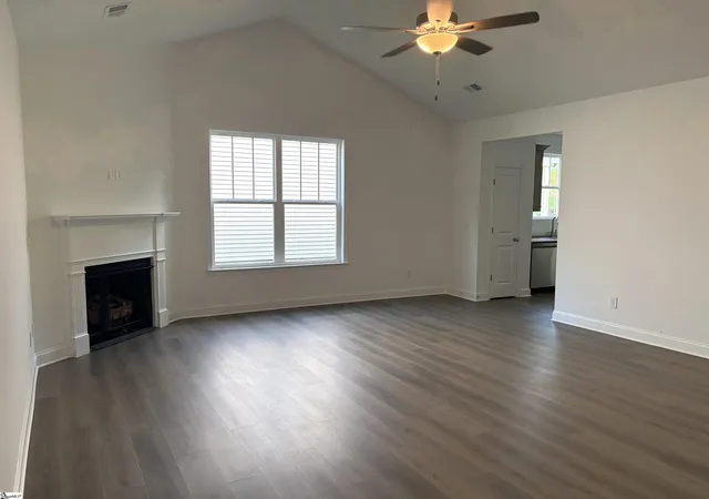 Photo 3 of Single family home for sale at 10 Deer Wy, Greenville, SC 29617 | MLS# 1585747 | Listing updated on 2026-09-01