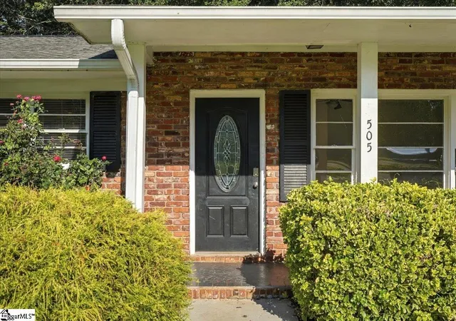 Photo 2 of Single family home for sale at 505 Arkwright Dr, Spartanburg, SC 29306 | MLS# 1603873 | Listing updated on 2026-10-17