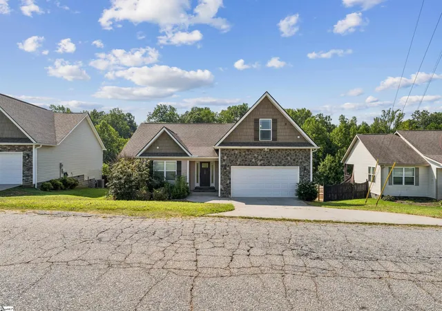 Photo 2 of Single family home for sale at 129 Lyman Lake Rd, Lyman, SC 29365 | MLS# 1602947 | Listing updated on 2026-09-04
