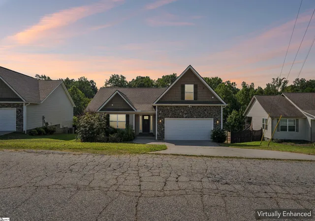 Photo 3 of Single family home for sale at 129 Lyman Lake Rd, Lyman, SC 29365 | MLS# 1602947 | Listing updated on 2026-09-04