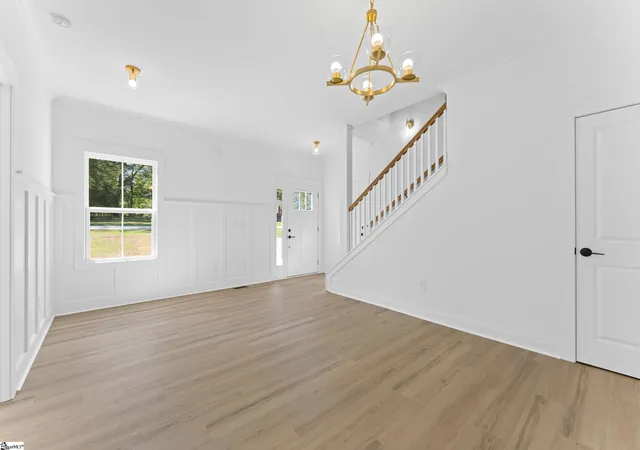 Photo 3 of Single family home for sale at 7 Bane Rd, Taylors, SC 29687 | MLS# 1606352 | Listing updated on 2026-10-11