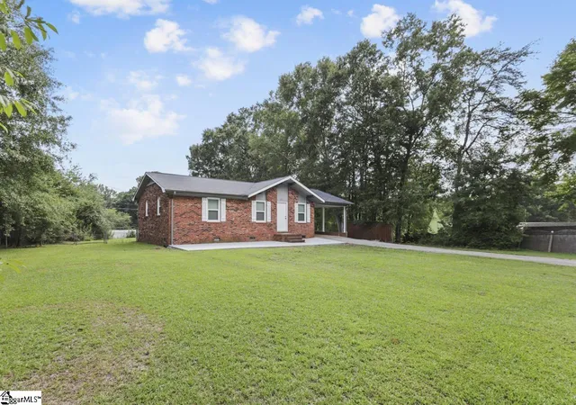 Photo 3 of Single family home for sale at 271 Peach St, Inman, SC 29349 | MLS# 1606467 | Listing updated on 2026-10-13
