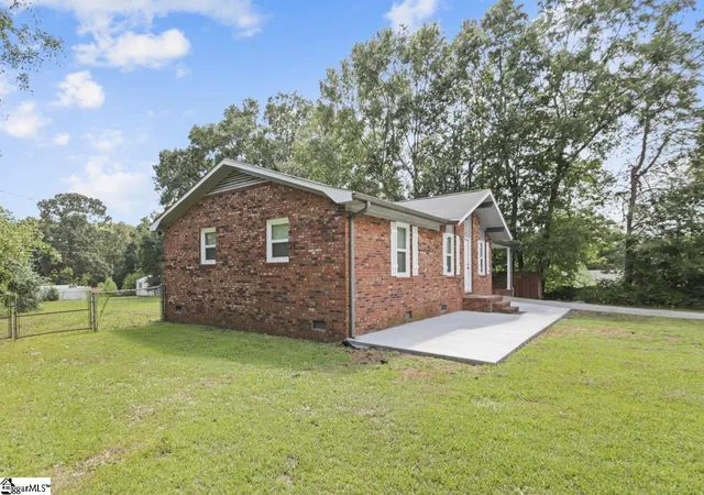 Photo 4 of Single family home for sale at 271 Peach St, Inman, SC 29349 | MLS# 1606467 | Listing updated on 2026-10-13