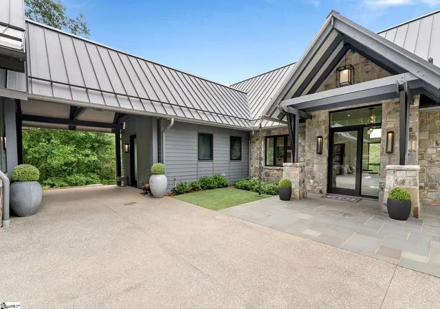 Photo 4 of Single family home for sale at 65 Bellhaven Trl, Marietta, SC 29661 | MLS# 1601829 | Listing updated on 2026-09-08