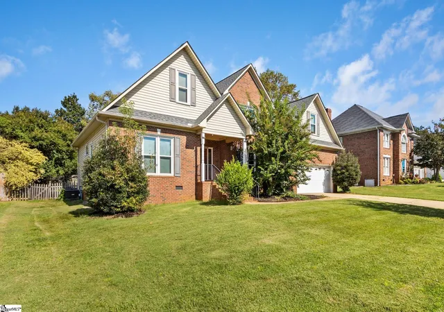 Photo 2 of Single family home for sale at 204 Brushy Meadow Dr, Greer, SC 29650 | MLS# 1605538 | Listing updated on 2026-10-08