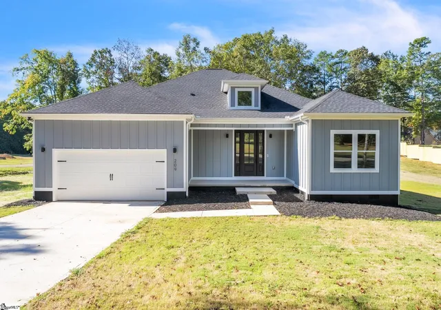 Photo 1 of Single family home for sale at 209 Chestnut Dr, Belton, SC 29627 | MLS# 1605569 | Listing updated on 2026-10-02