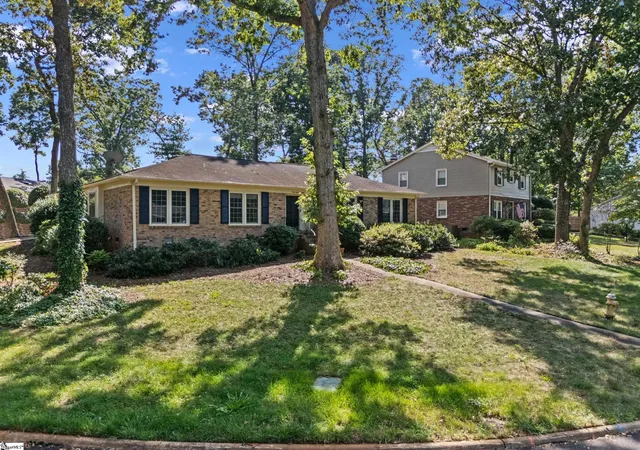 Photo 2 of Single family home for sale at 108 Longstreet Dr, Greer, SC 29650 | MLS# 1602900 | Listing updated on 2026-09-20