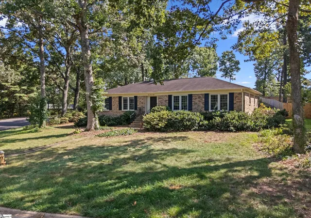 Photo 3 of Single family home for sale at 108 Longstreet Dr, Greer, SC 29650 | MLS# 1602900 | Listing updated on 2026-09-20