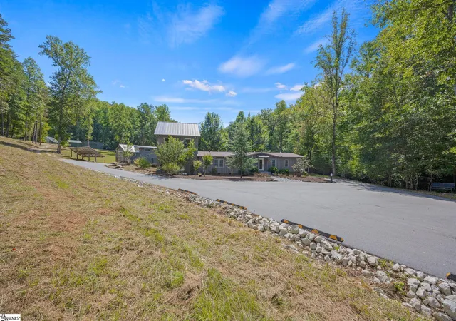 Photo 3 of Single family home for sale at 2727 Shady Grv Rd, Sunset, SC 29685 | MLS# 1606527 | Listing updated on 2026-10-13