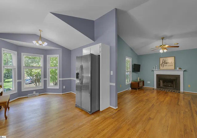 Photo 2 of Single family home for sale at 7 Venning Ct, Greenville, SC 29609 | MLS# 1602845 | Listing updated on 2026-09-11