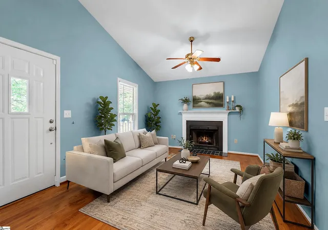 Photo 3 of Single family home for sale at 7 Venning Ct, Greenville, SC 29609 | MLS# 1602845 | Listing updated on 2026-09-11