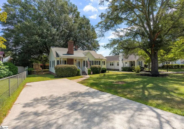 Photo 2 of Single family home for sale at 205 Carolina Ave, Greenville, SC 29607 | MLS# 1603415 | Listing updated on 2026-09-10