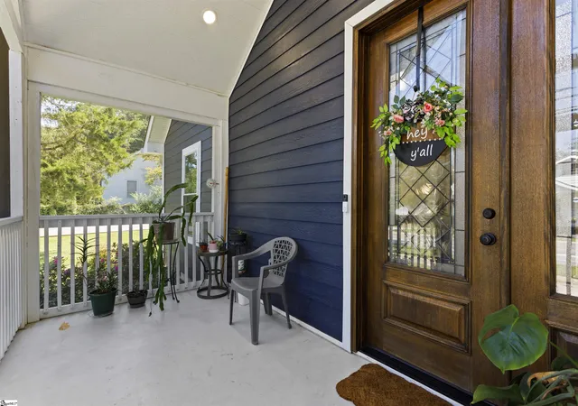 Photo 4 of Single family home for sale at 501 W Curtis St, Simpsonville, SC 29681 | MLS# 1603129 | Listing updated on 2026-09-09