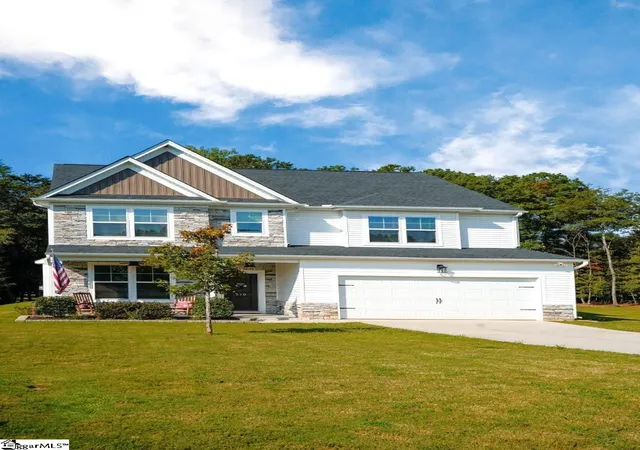 Photo 2 of Single family home for sale at 310 Wildbay Ct, Greenville, SC 29607 | MLS# 1601735 | Listing updated on 2026-09-06