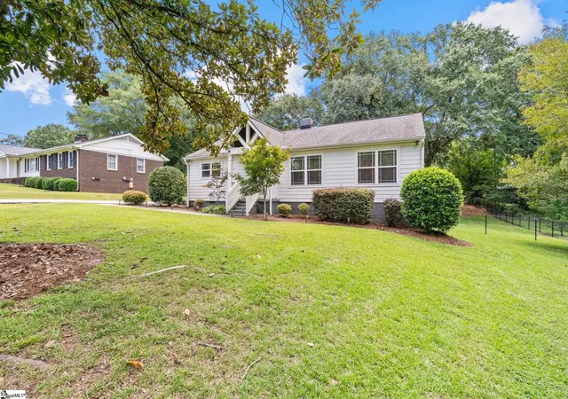 Photo 2 of Single family home for sale at 119 Prosperity Ave, Greenville, SC 29605 | MLS# 1603275 | Listing updated on 2026-09-10