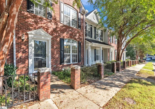 Photo 2 of Townhouse for sale at 114 Auburn Top Ln, Mauldin, SC 29662 | MLS# 1606173 | Listing updated on 2026-10-09