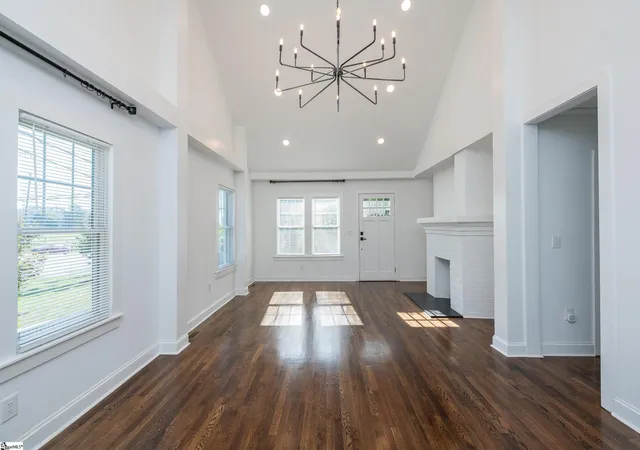 Photo 3 of Single family home for sale at 502 Green Ave, Greenville, SC 29601 | MLS# 1602956 | Listing updated on 2026-09-11