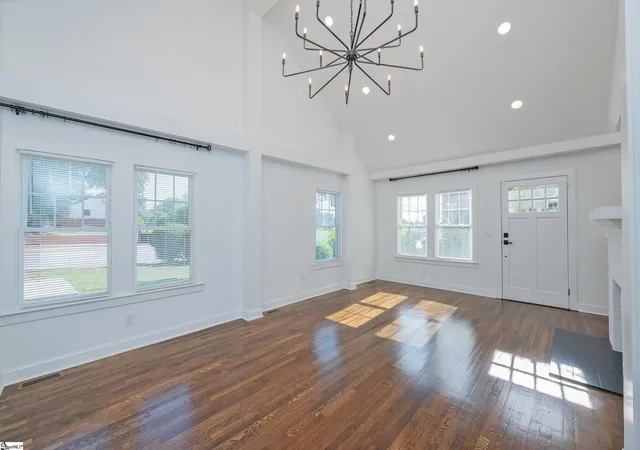 Photo 4 of Single family home for sale at 502 Green Ave, Greenville, SC 29601 | MLS# 1602956 | Listing updated on 2026-09-11