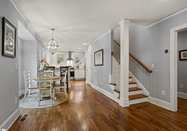 Photo 4 of Single family home for sale at 4 Waverly Ct, Greenville, SC 29605 | MLS# 1603153 | Listing updated on 2026-09-14