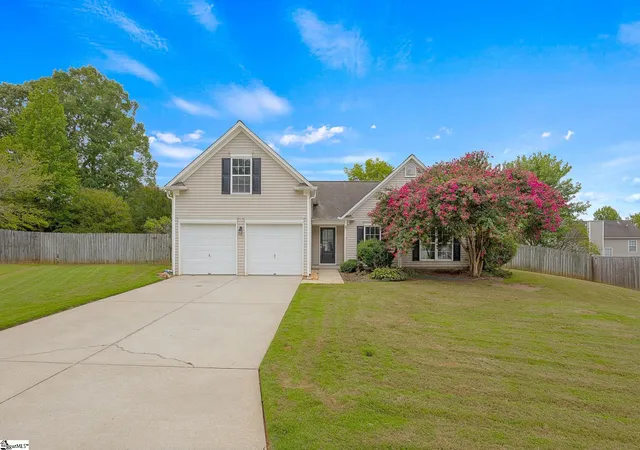 Photo 1 of Single family home for sale at 4 Okaloosa Way, Simpsonville, SC 29680 | MLS# 1604841 | Listing updated on 2026-10-22