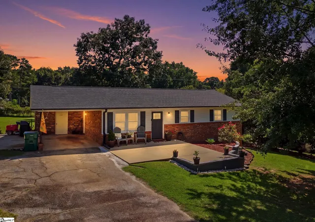 Photo 4 of Single family home for sale at 117 Rocking Chair Ln, Spartanburg, SC 29307 | MLS# 1602877 | Listing updated on 2026-09-15