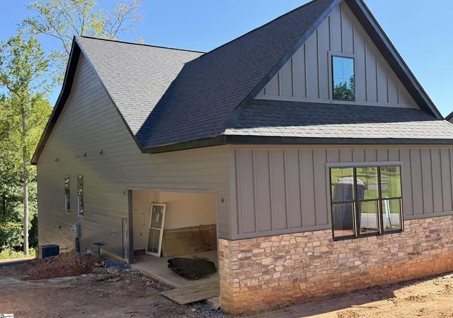 Photo 3 of Single family home for sale at 112 Wedge Way, Travelers Rest, SC 29690 | MLS# 1605529 | Listing updated on 2026-10-03