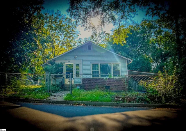 Photo 1 of Single family home for sale at 908 Kennedy St, Anderson, SC 29624 | MLS# 1600664 | Listing updated on 2026-10-14