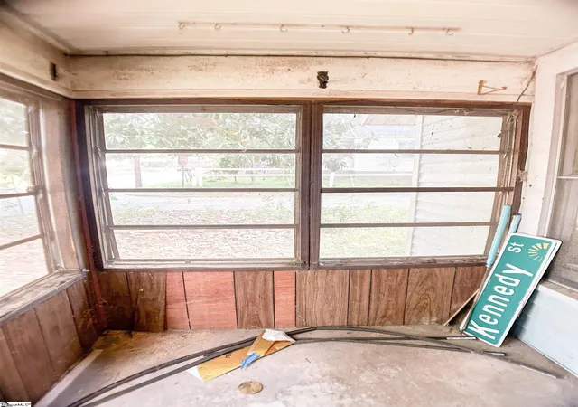 Photo 3 of Single family home for sale at 908 Kennedy St, Anderson, SC 29624 | MLS# 1600664 | Listing updated on 2026-10-14