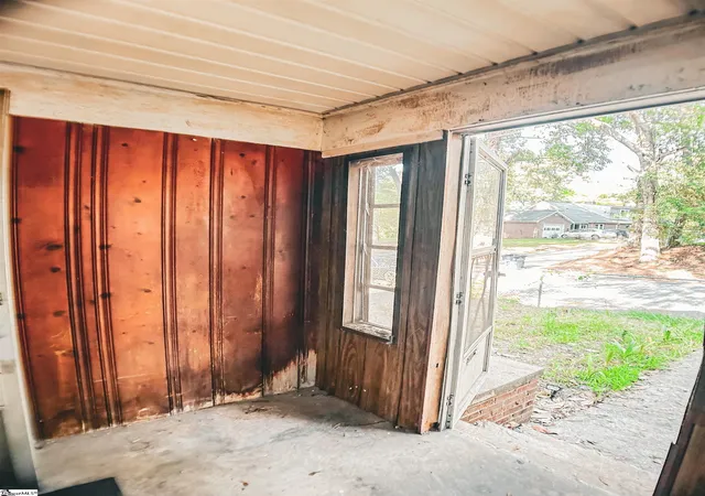 Photo 4 of Single family home for sale at 908 Kennedy St, Anderson, SC 29624 | MLS# 1600664 | Listing updated on 2026-10-14