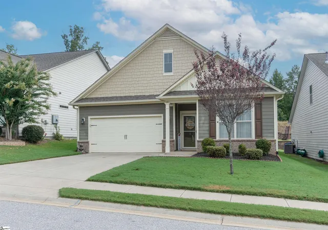Photo 1 of Single family home for sale at 34 Noble Wing Ln, Taylors, SC 29687 | MLS# 1603980 | Listing updated on 2026-09-23