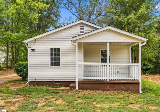 Photo 1 of Single family home for sale at 140 Simpson Ave, Woodruff, SC 29388 | MLS# 1605681 | Listing updated on 2026-10-04