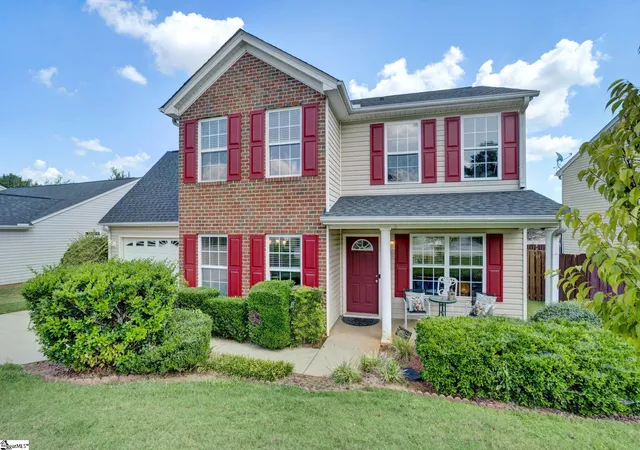 Photo 2 of Single family home for sale at 8 Seaside Ln, Greer, SC 29650 | MLS# 1603150 | Listing updated on 2026-09-09
