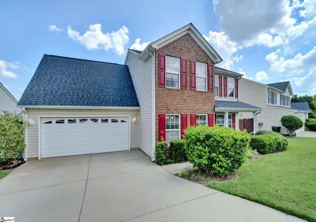 Photo 3 of Single family home for sale at 8 Seaside Ln, Greer, SC 29650 | MLS# 1603150 | Listing updated on 2026-09-09