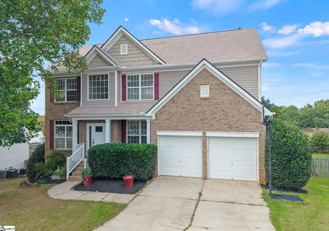Photo 3 of Single family home for sale at 3 Tallin Ct, Greenville, SC 29607 | MLS# 1606300 | Listing updated on 2026-10-09