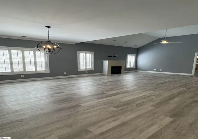 Photo 3 of Townhouse for sale at 20 Shady Holw Ln, Greer, SC 29651 | MLS# 1604366 | Listing updated on 2026-09-21